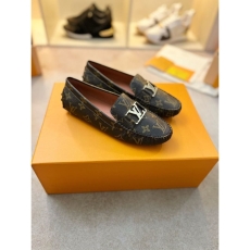 Louis Vuitton Low Shoes